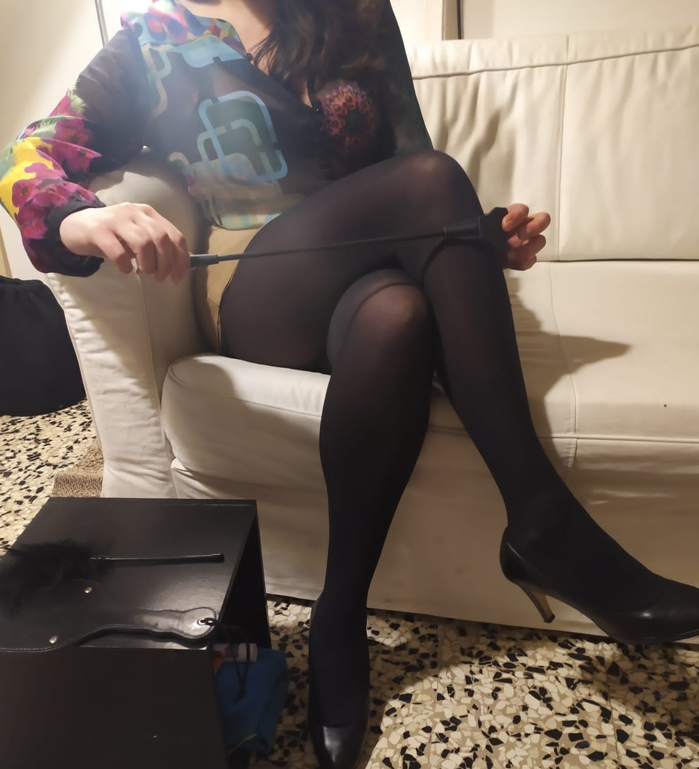 Giovane Mistress conturbante ed impietosa - Gabbia - La Comunità BDSM